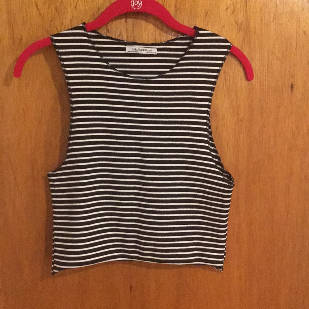 Like new Zara Trafaluc crop top sz large